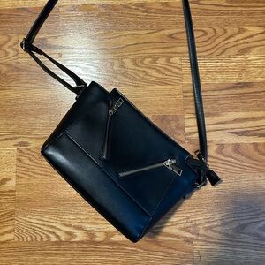 Sleek Black Geometric Crossbody Bag